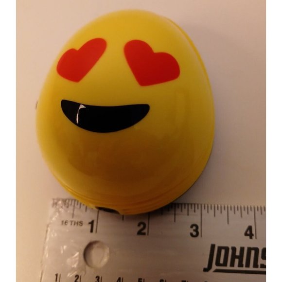 As Seen on TV Tristar Heart Emoji Crumby Cordless Handheld Mini Vacuum NEW - Picture 9 of 11